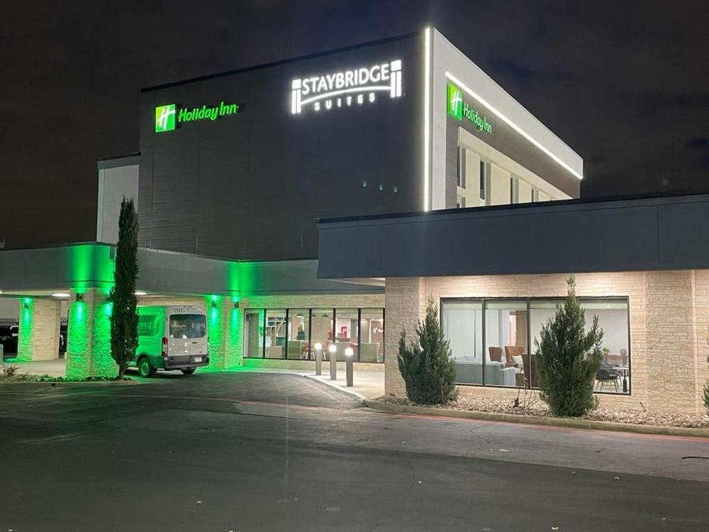 Holiday Inn Dallas Market Ctr Love Field by IHG